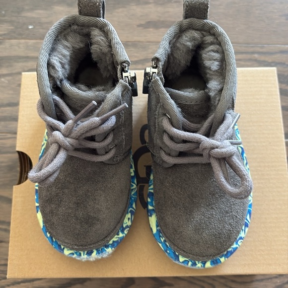 UGG Toddler Neumel II Boot - Picture 2 of 3